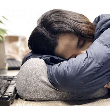 Poduszka podróżna z opaską na oczy i stoperami IT8107