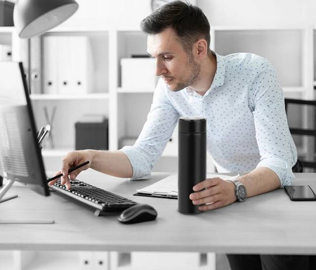 Kubek termiczny smart z termometrem czarny 500ml SUS304